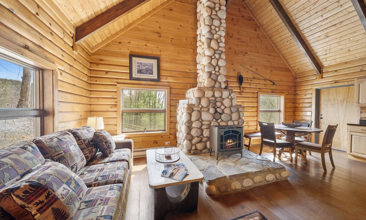 Apple Ridge Cabin | Family-Friendly Blowing Rock Retreat | Fire Pit, Game Room, & Cozy Mountain Views