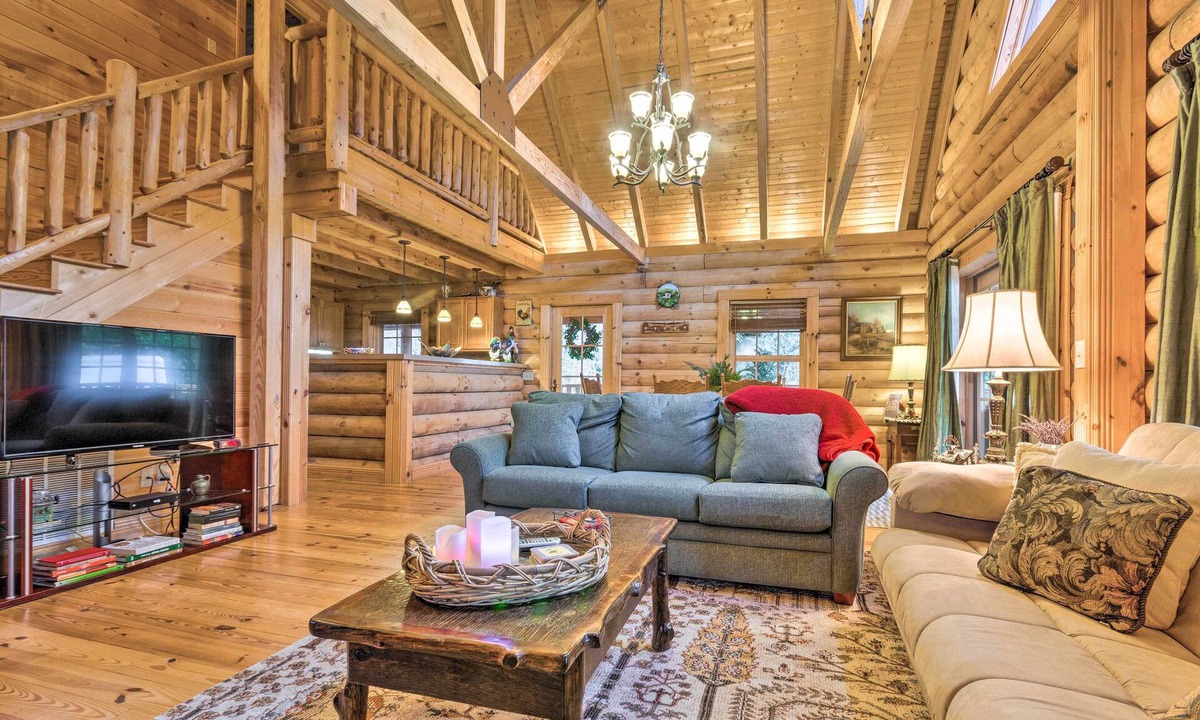 Alpendorf Cabin | Family Friendly! Linville Cabin w/Wraparound Deck