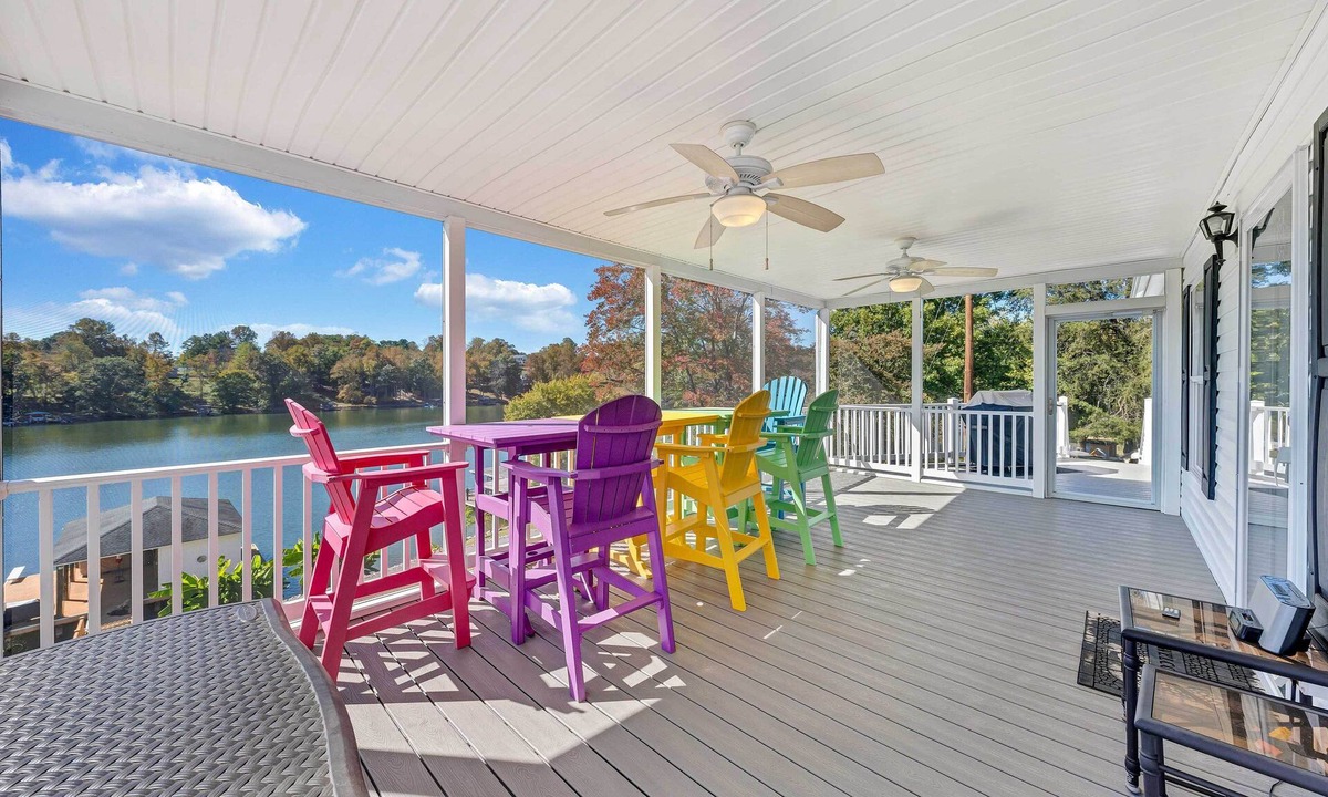 Moneta House | Family Lake Retreat w/Screened Deck!
