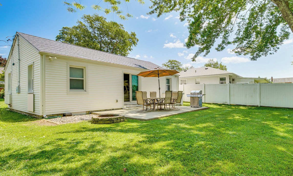 Old Lyme House | Family Retreat in Old Lyme Gated Miami Beach