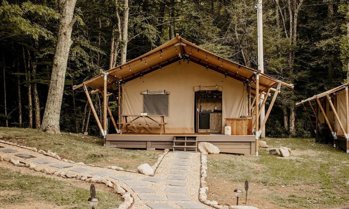 Flag Pond RV Rental | Fantastic Safari Tent in Erwin, Tennessee
