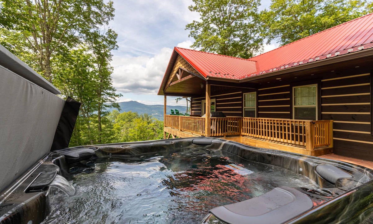 Banner Elk Cabin | Firefly Cabin: Views, Hot Tub, Firepit, Dog Friendly, High-Speed WiFi, 15min to Banner Elk!