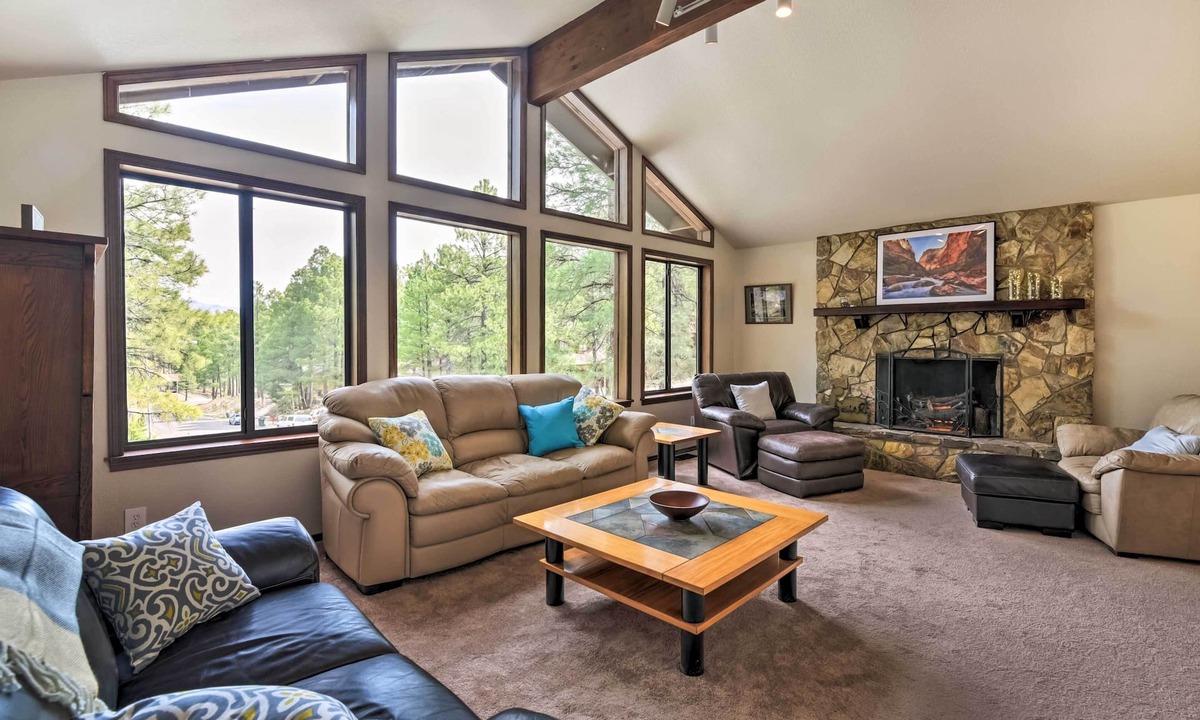 Flagstaff House | Flagstaff Home w/Back Deck - 5 Mi to Downtown