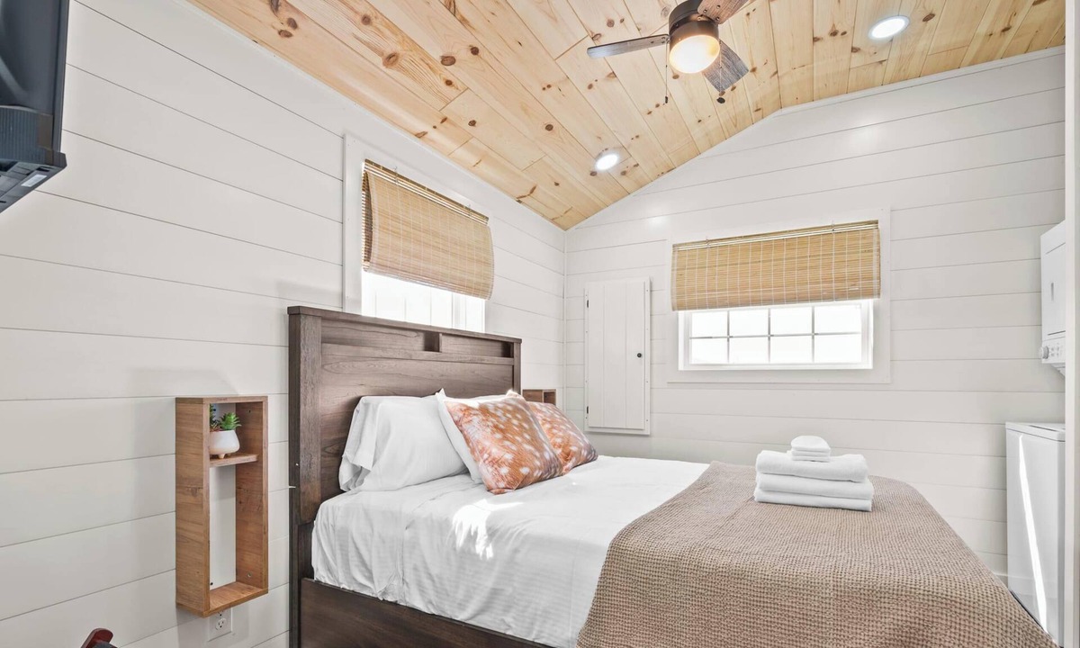 Williamstown Cabin | Four Neighboring Cabins at Eden Reserve
