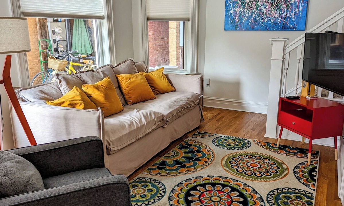 York Apartment | Free Parking & Fenced Yard