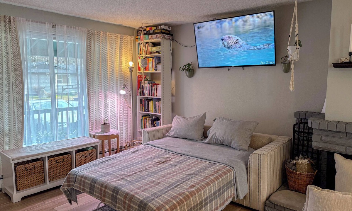 Northeast Anchorage House | Fresh Eggs Canoe Trout Fishing