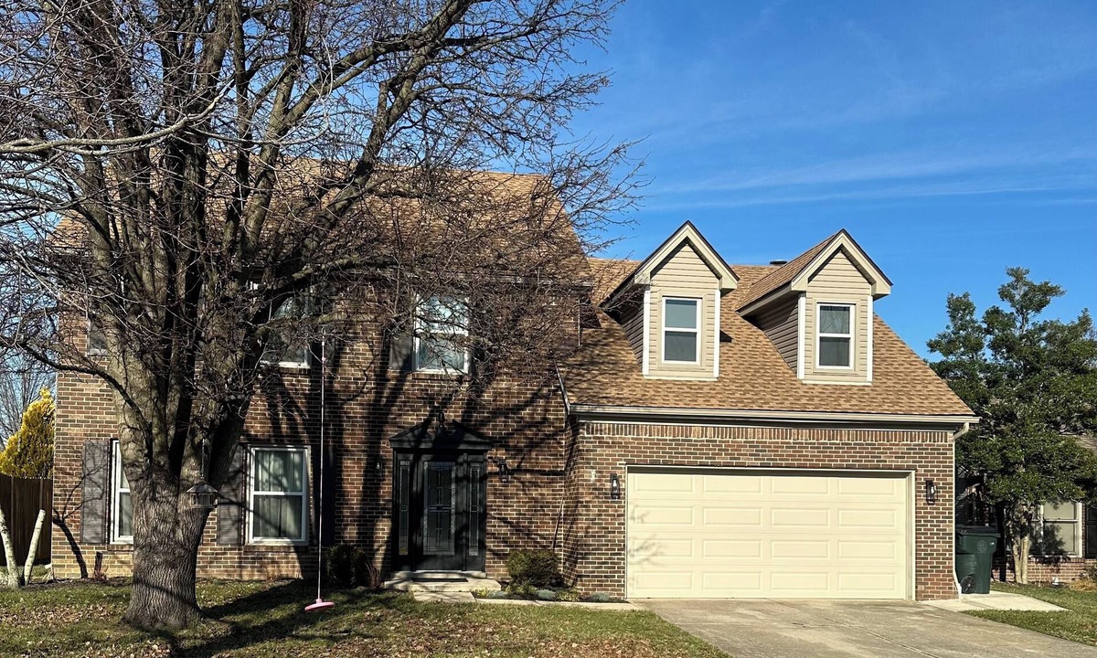 Lexington House | Fully Furnished 4BR Home in Lexington Short & Mid-Term