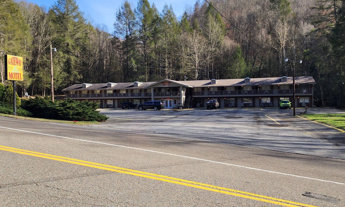 Haysi Hotel | Gateway to the Breaks Motel