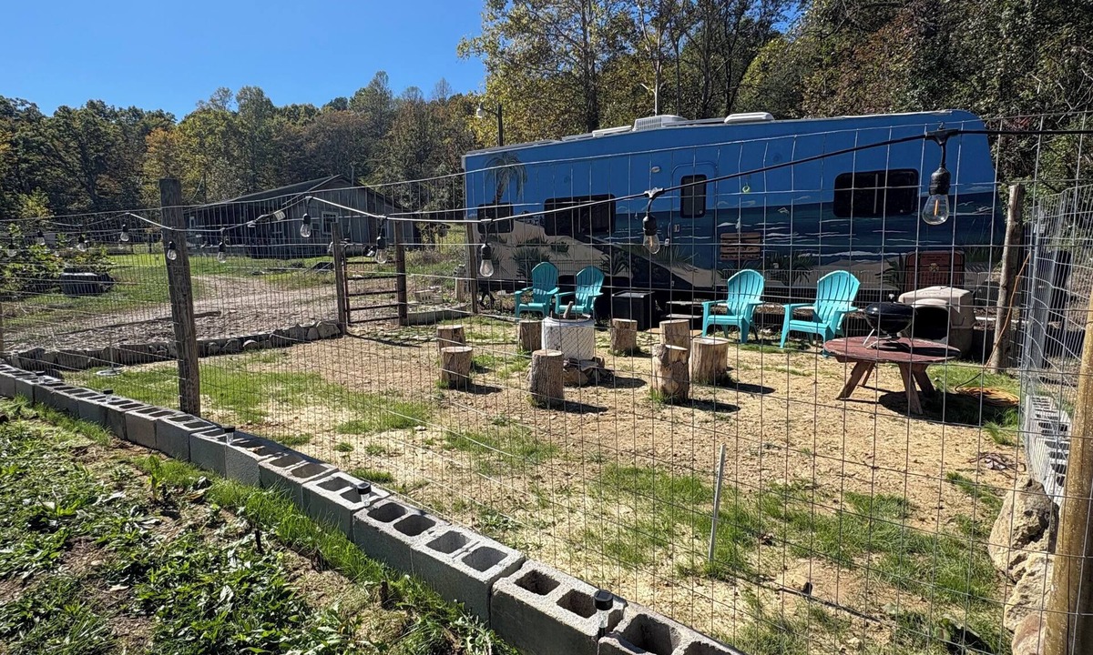 Stanton House | Glamping with your fur babies by Red River Gorge and Natural Bridge.