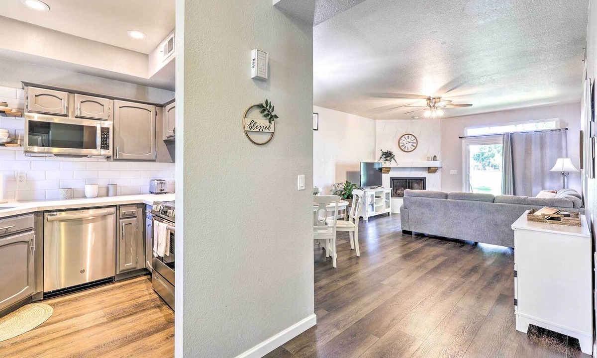 Arrowhead Ranch Condo | Golf Course Views & Pool Access: Glendale Condo!