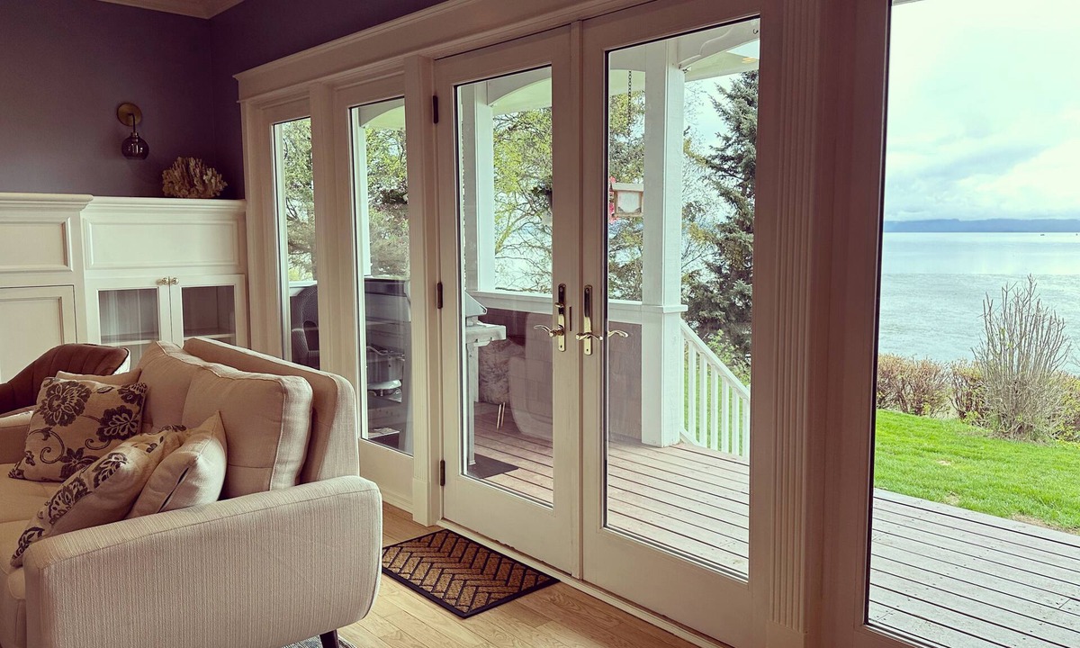 Homer House | Gorgeous Cozy Spacious Bayfront home with Stunning Views and Beach Access