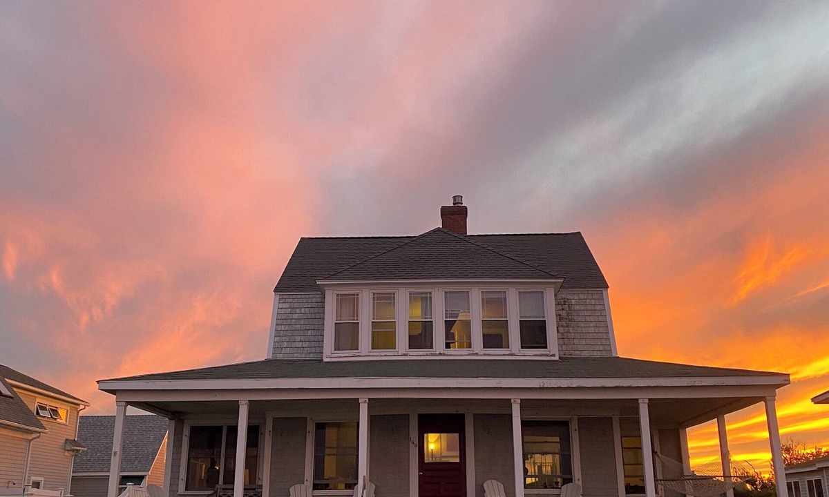 Brant Rock House | Gorgeous ocean-front restored 1910 Victorian beach house. Pet friendly!