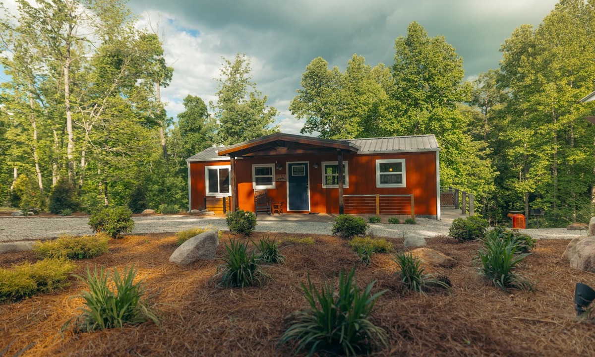 Frenchburg Cabin | Guest Favorite! 1BR/1BA Romantic with Hot Tub & Fire Pit