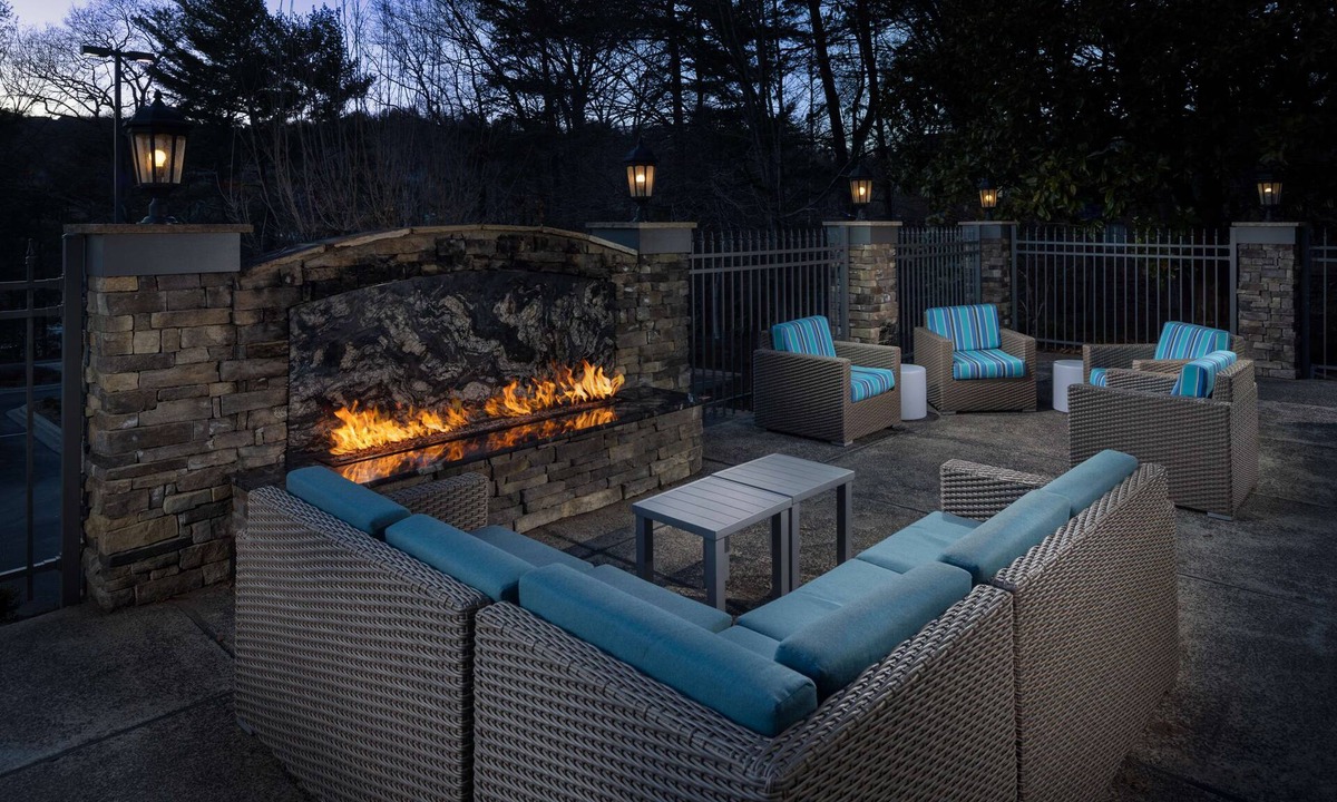 Asheville Hotel | Hampton Inn Asheville-Tunnel Rd.