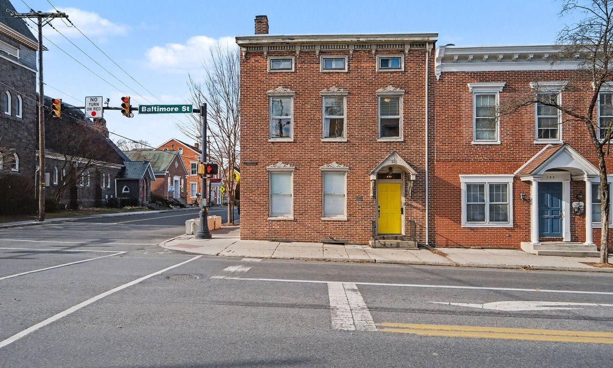 Gettysburg Apartment | Heart of Downtown Gettysburg - Walk to Shops, Dining & Historic Sites