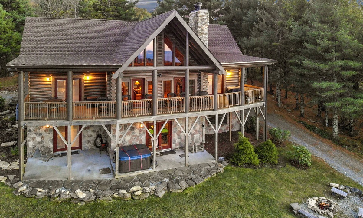 Banner Elk House | Highland Mist Pet Friendly, Beautiful Views, Hot Tub, Game Tables, Winery Close by