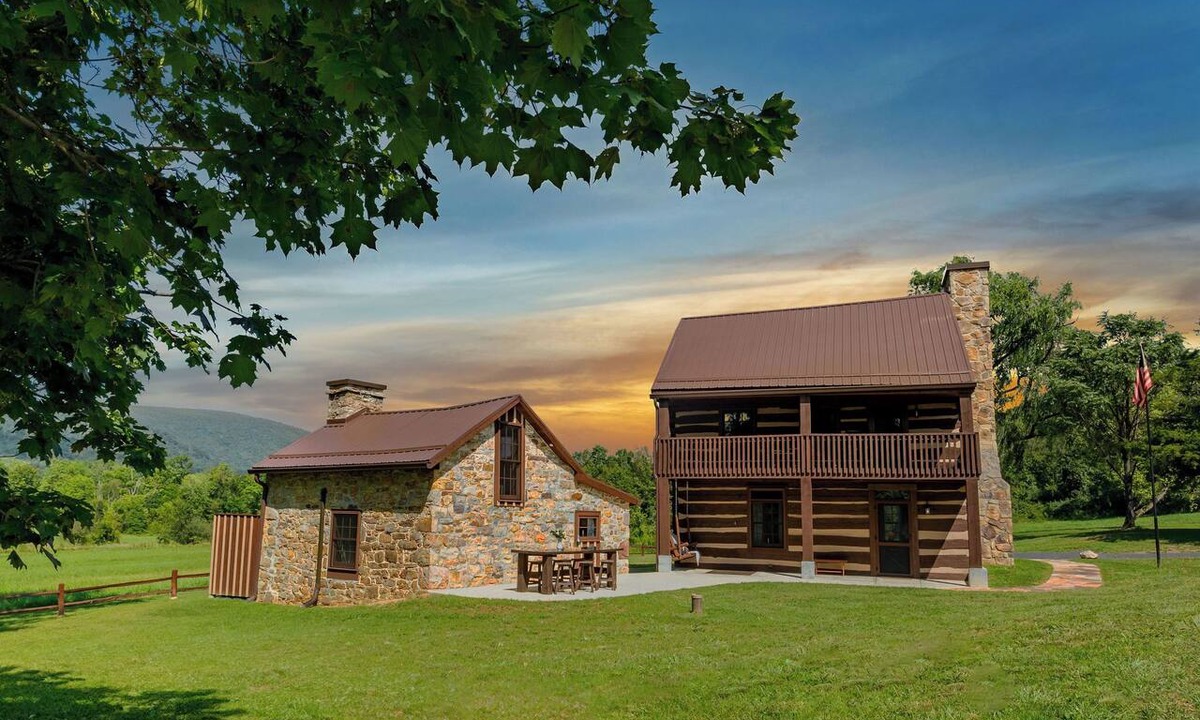 Fort Loudon Cabin | Historic 1774 Colonial Log Cabin in Bear Valley, Fort Loudon, PA