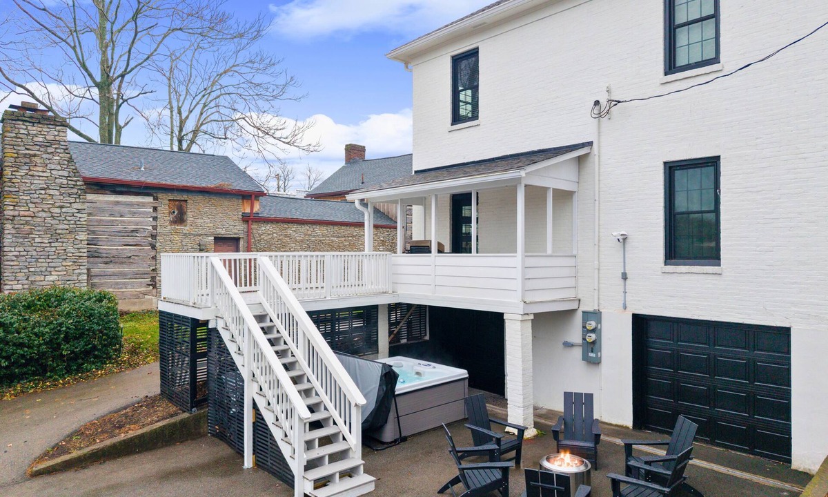 Shelbyville House | Historic Gem on the Bourbon Trail at The Copper
