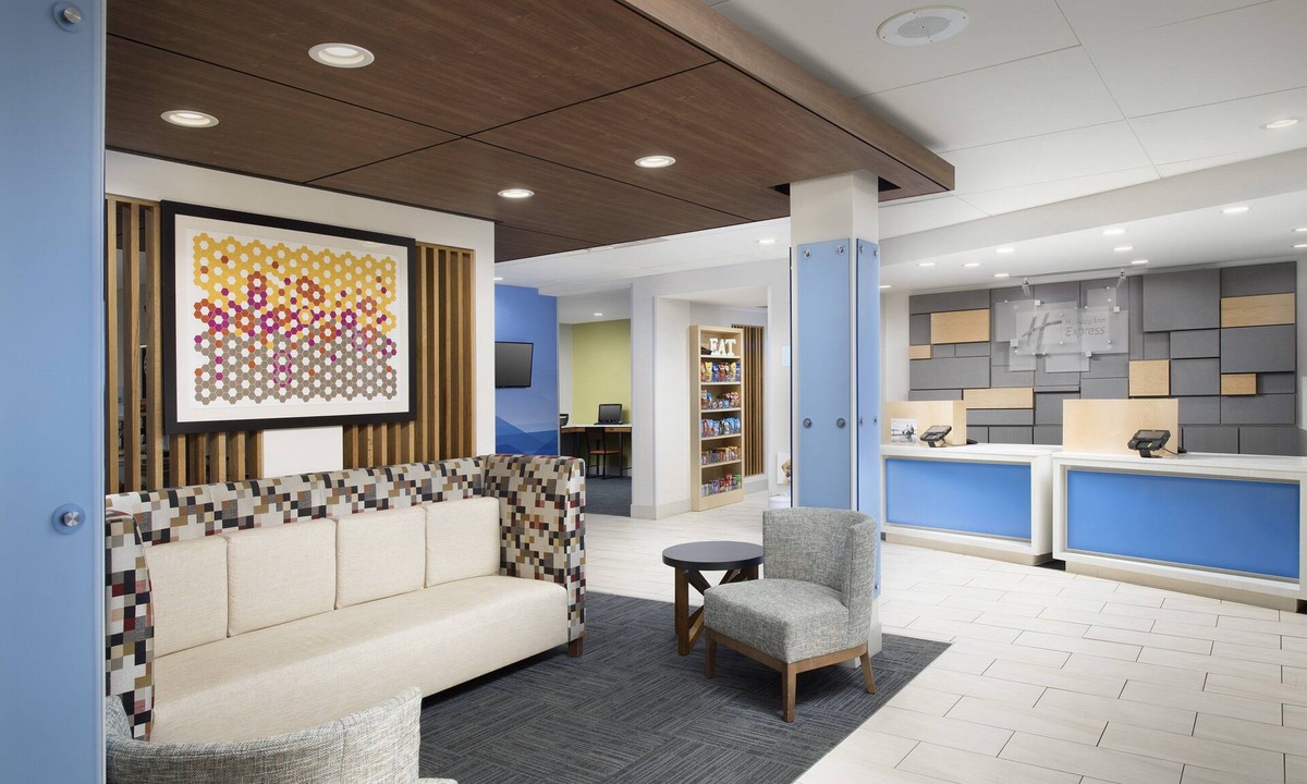 Knoxville Hotel | Holiday Inn Express Knoxville-Strawberry Plains by IHG