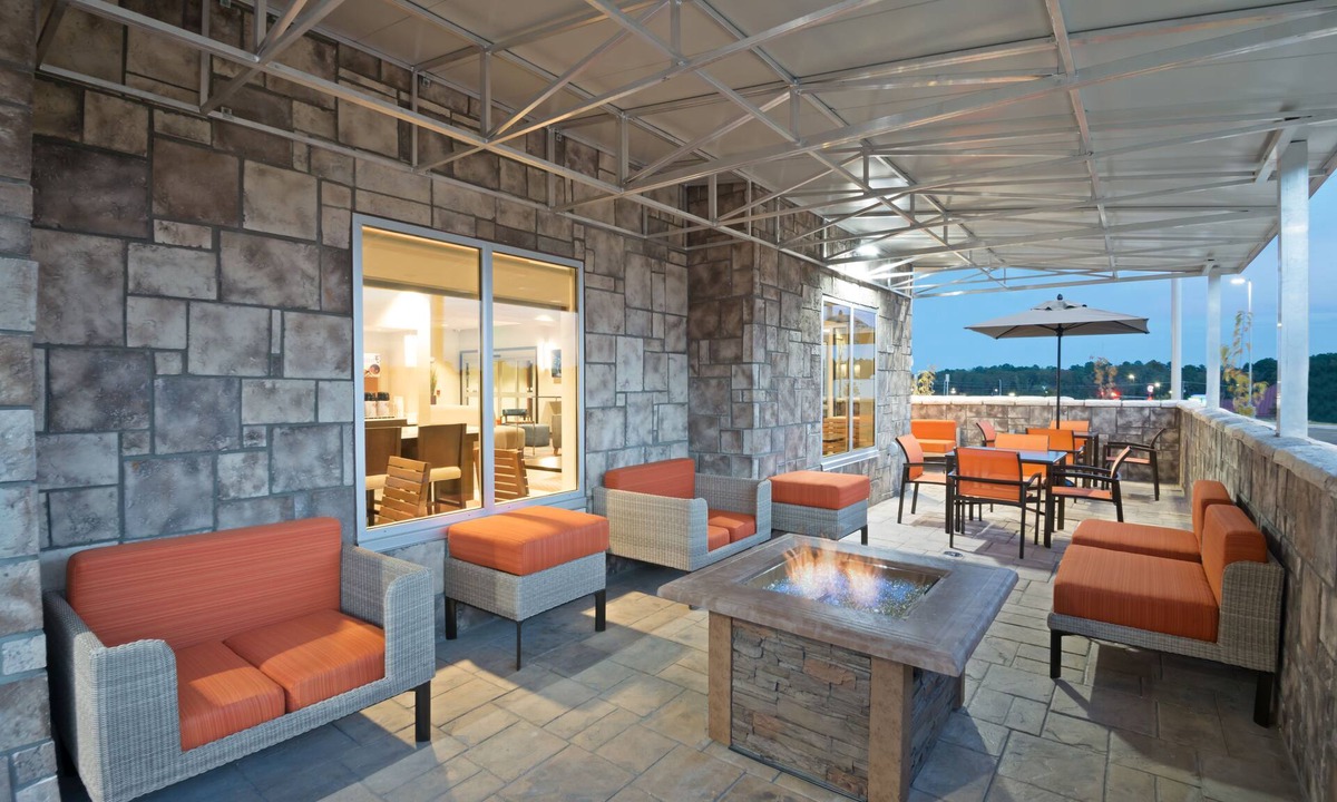 Hot Springs Hotel | Holiday Inn Express & Suites Hot Springs by IHG