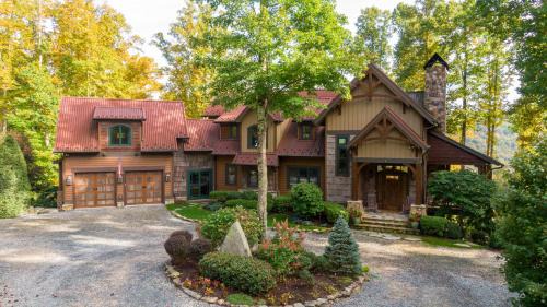 Banner Elk House | Homestead Lodge at Eagles Nest