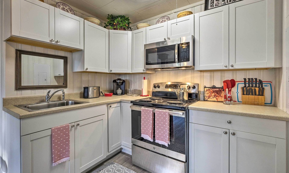 Lexington Cottage | Homey Horse Farm Hideaway ~ 6 Mi to KY Horse Park!