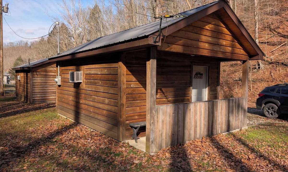 Foster Cabin | Horse Creek - Black Bear Cabin Near Ivy Branch HMT