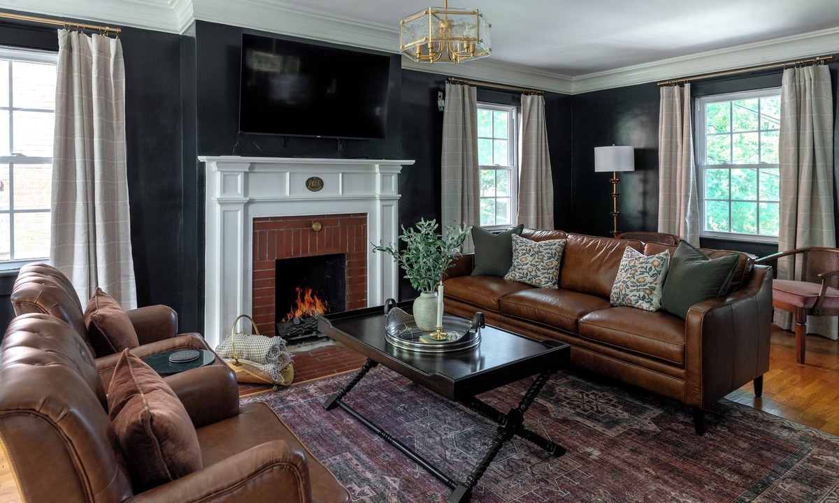 Frankfort House | Hot tub | 4 BR Renovated | Coffee + Espresso Bar | Poker | 3 mi to Buffalo Trace