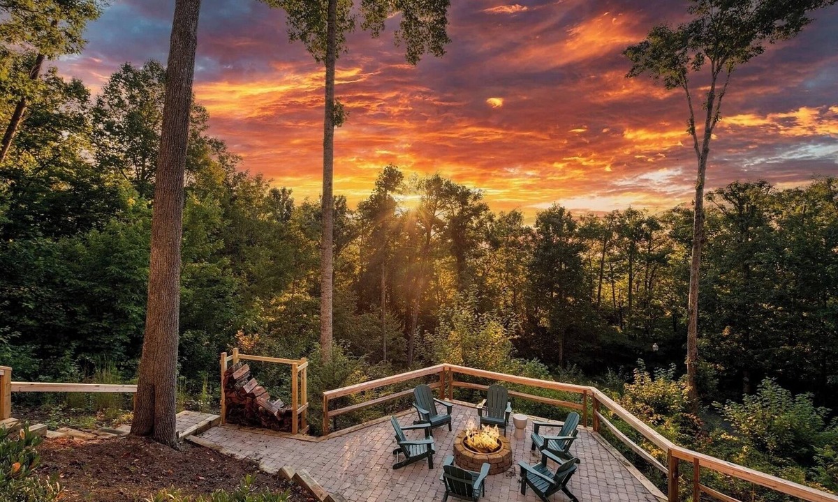 Swannanoa House | Hot Tub, Deck w/Breathtaking Mountain Views