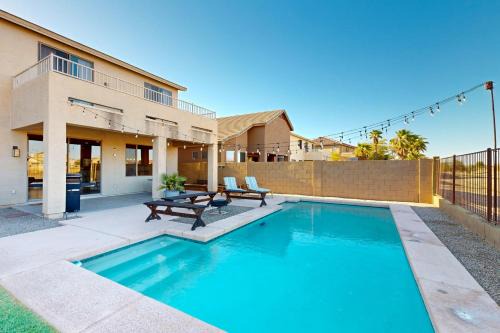 Laveen Village House | Hot Tub & Game Room: Poolside Paradise in Phoenix!