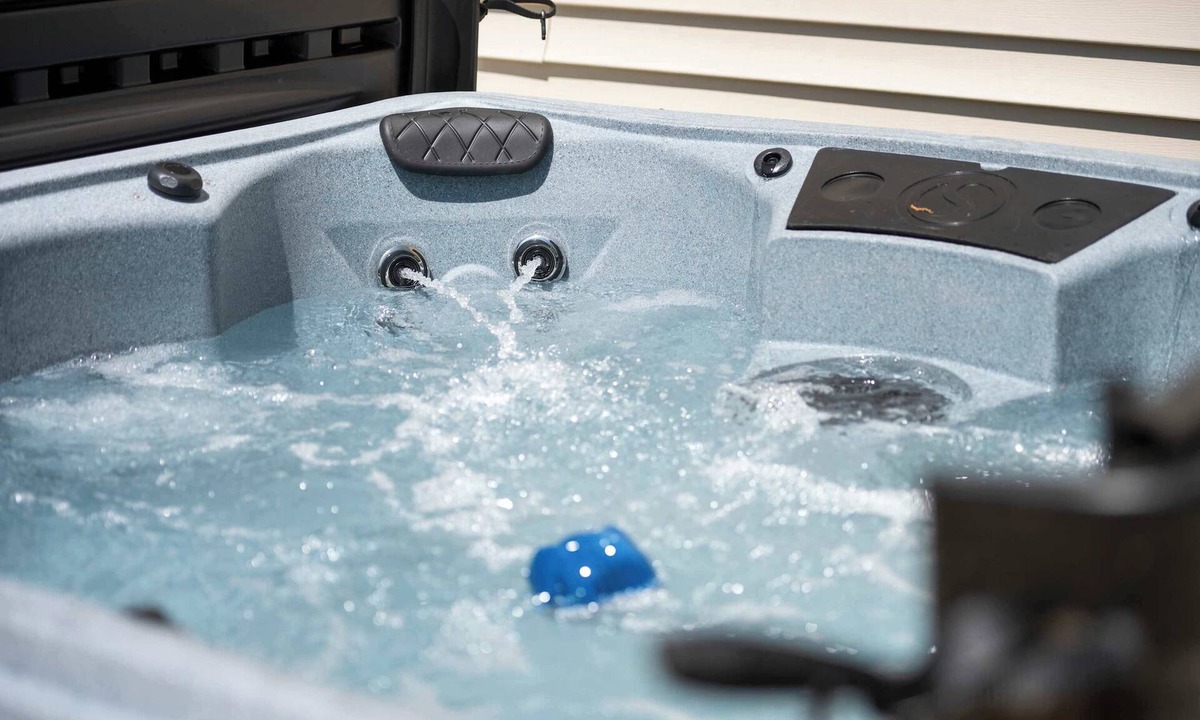 Dry Ridge House | Hot Tub, Private King Suites, 4BR 3BA, Near Ark!