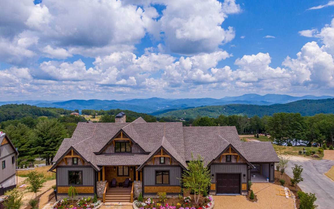 Elk Park House | House ∙ 4 bedrooms ∙ 10 guests