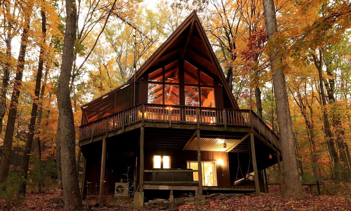 Berkeley Springs House | Idyllife- Private Hot Tub | Pet Friendly | Family Friendly | Oversized Deck