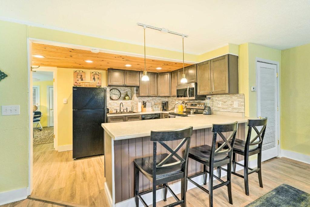 Johnson City House | Johnson City Vacation Rental: 1 Block to ETSU