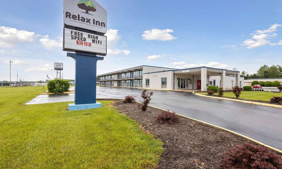 Greeneville Apartment | King Bed|Non-Smoking