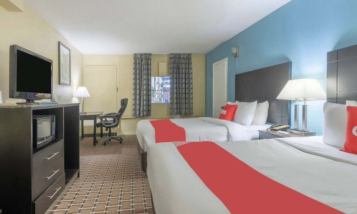 Cedar Bluff Apartment | Knoxville TN | 2 queen bed
