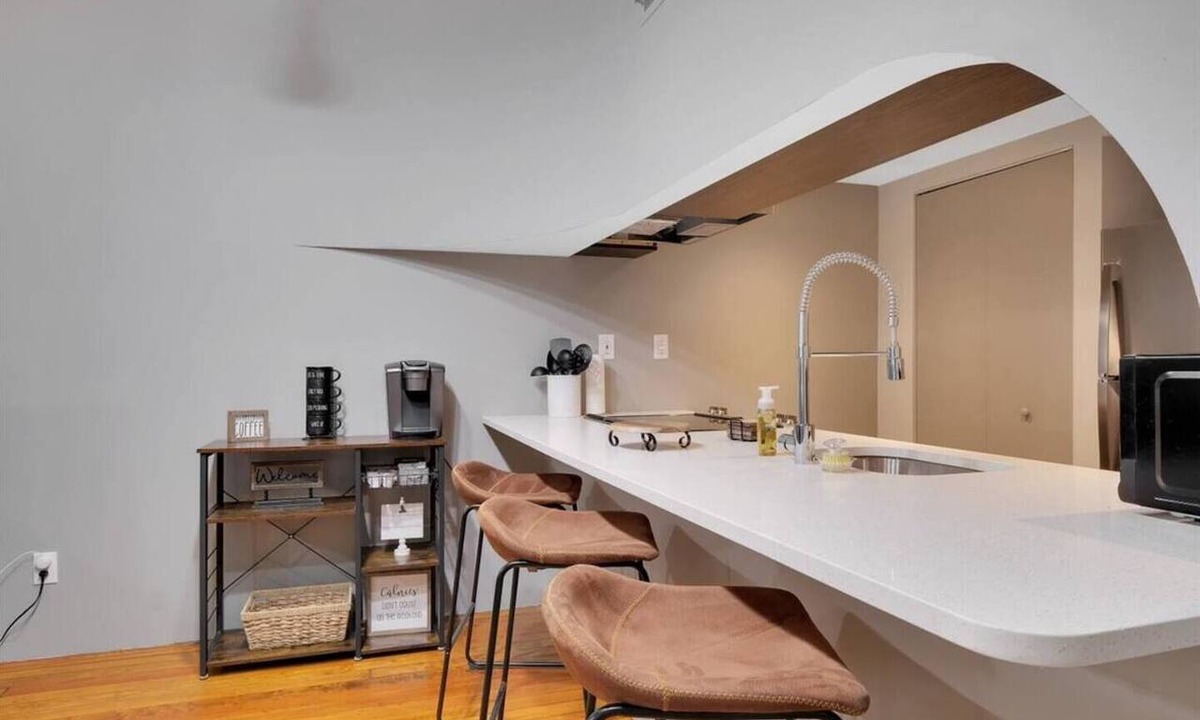 La Grange Apartment | Lagrange Loft - Small Town USA - Bourbon Trail
