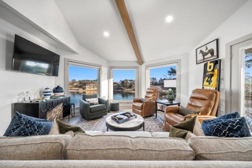 Lake Hamilton House | Lake Hamilton Lakefront Retreat