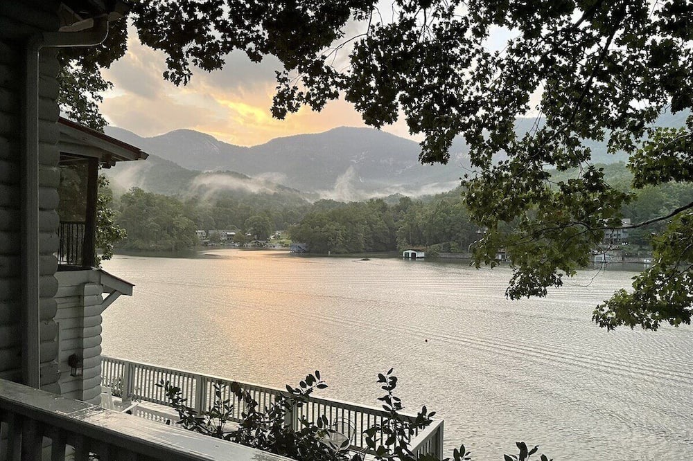 Lake Lure Cottage | Lake Lure cottage with pontoon boat!