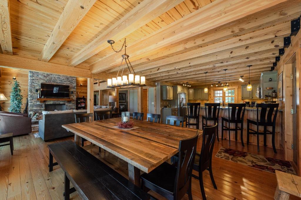 Swanton House | Lake N Logs