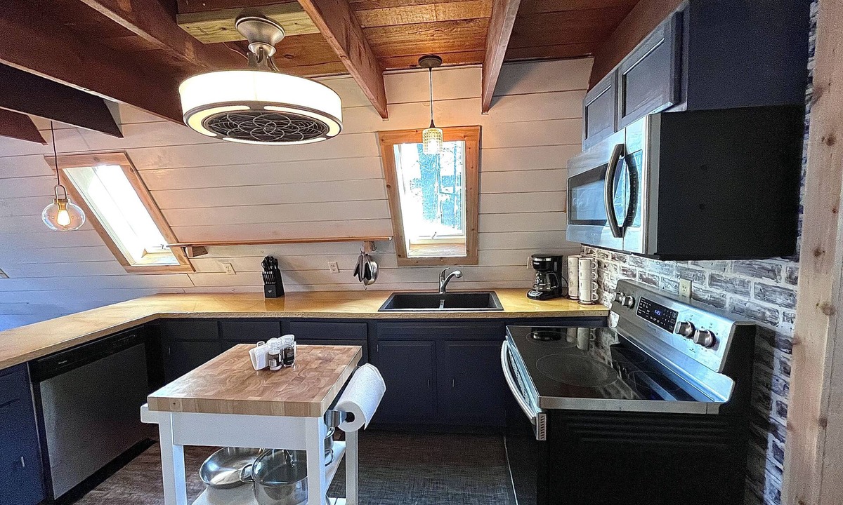 Hoyt Cabin | LakeFire Cabin: A-Frame, Modern Touches, Steps from Lake, Lake Views w/ Fire Pit