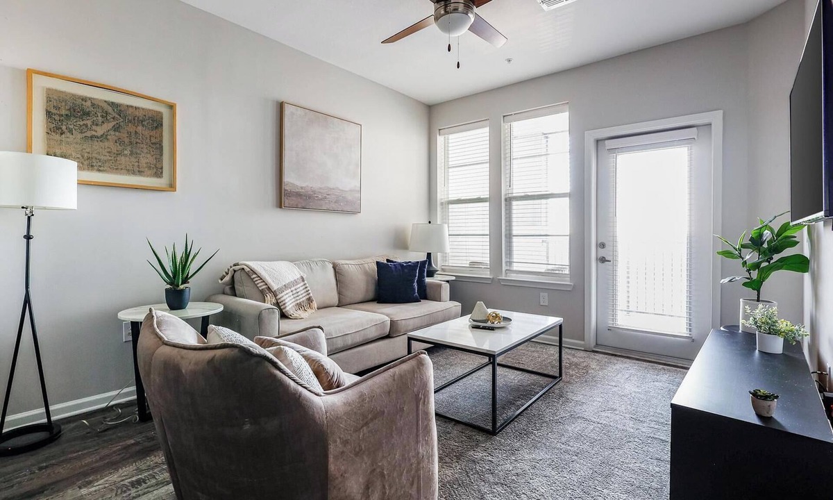 Covington Apartment | Landing | Modern 1BD, Gym, Pool