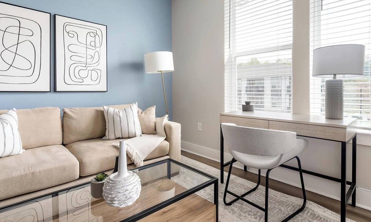 Hickory Apartment | Landing | Spectacular 2BD, Clubhouse, Gym
