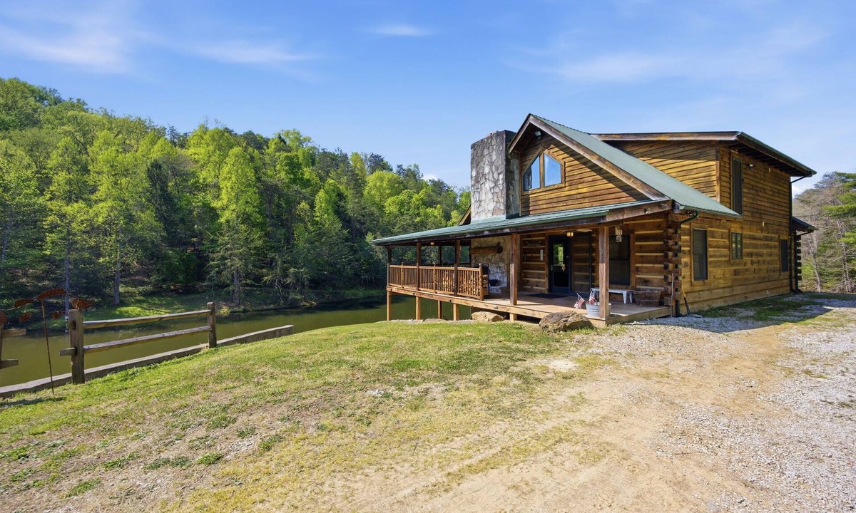 Campton Cabin | Legacy Mountain Retreat 180 Acre Private Sanctuary & Leadership Center