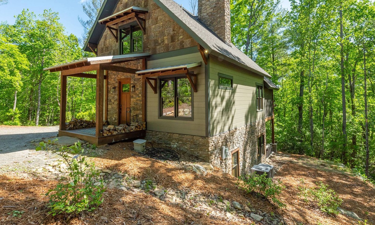 Nebo House | Linville Hollow | Game Room & 5 min. to Lake James