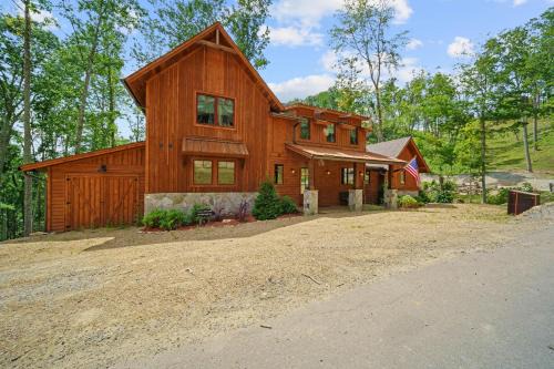 Banner Elk House | Llama Creek Cabin at Eagles Nest