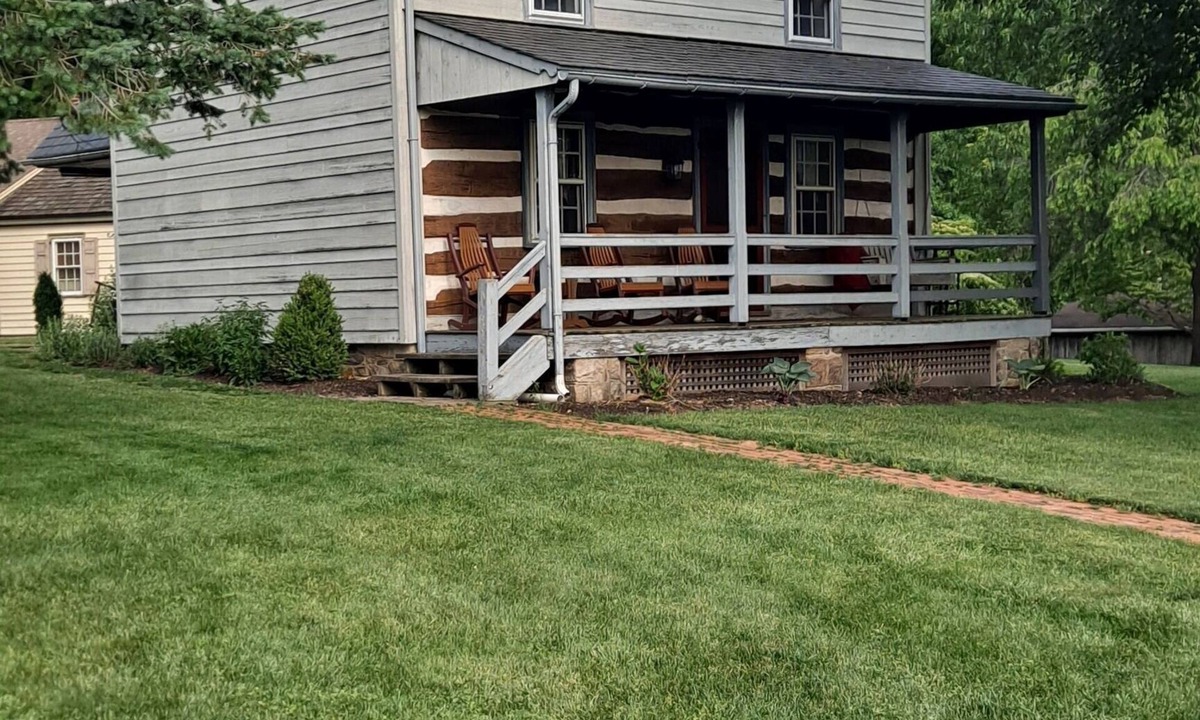 Porters Sideling House | Loghouse near the Lake