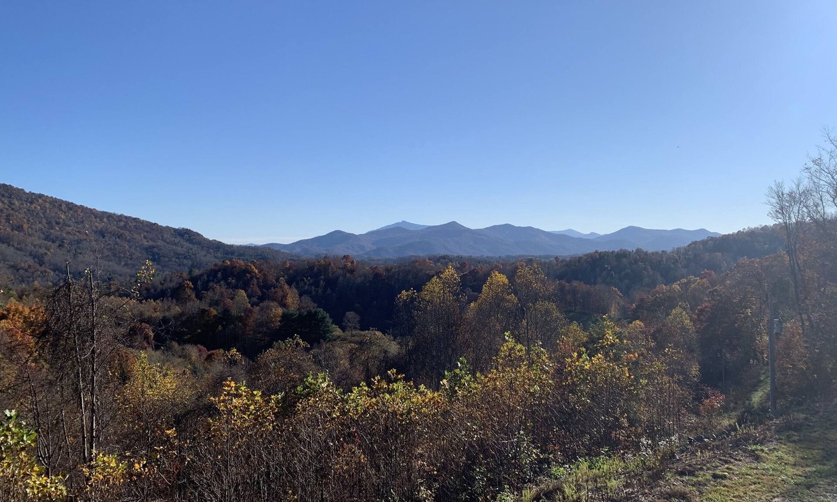 Bakersville Cottage | Lucy's Cottage has Exceptional views of the Blue Ridge Mountains!
