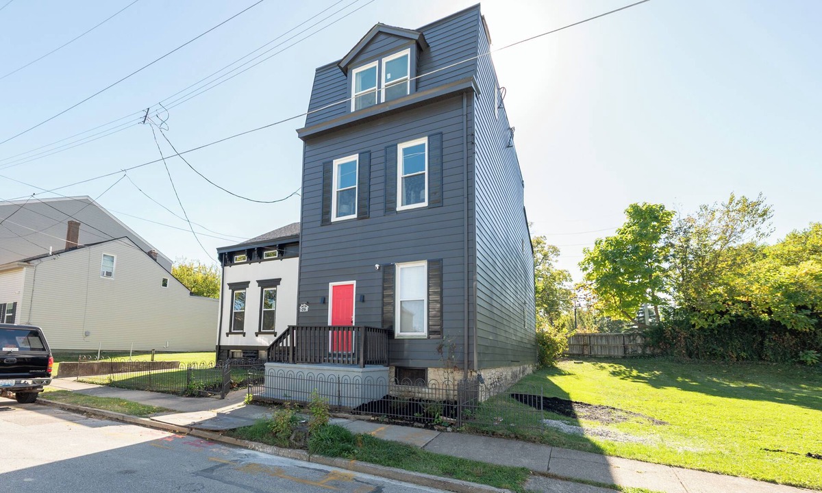 Covington Apartment | Luxe Living Suites #2, 3 minutes to DT Cincy