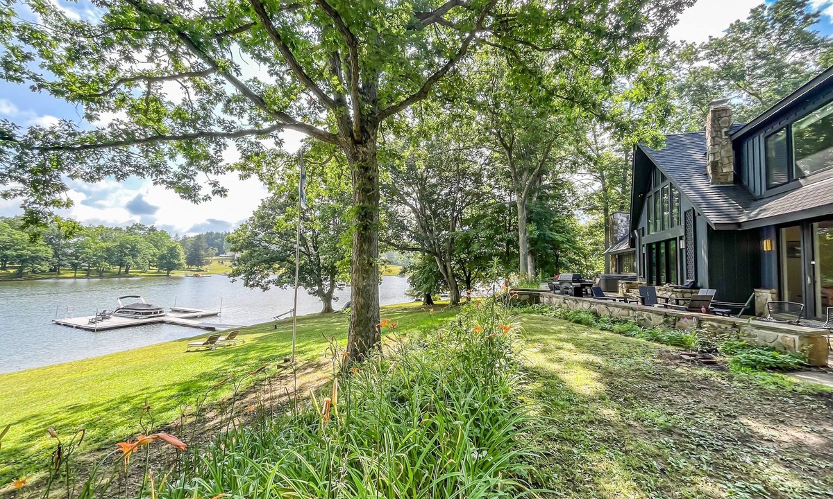 Oakland House | Luxury Expansive Lakefront, Newly Renovated!